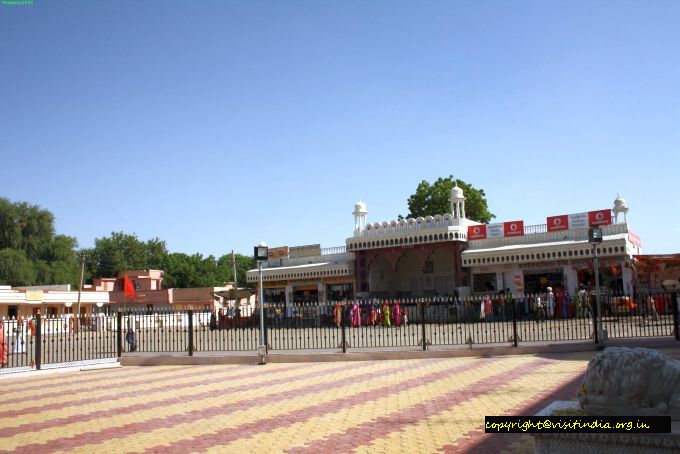 karni mata temple in bikaner Rajasthan, drive directions, travel planner, car trip planne